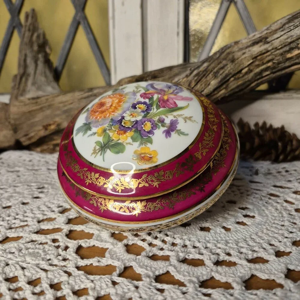 Vintage Limoges Porcelain Round Fushia Pink & Gold Trinket Box - Picture 4 of 10